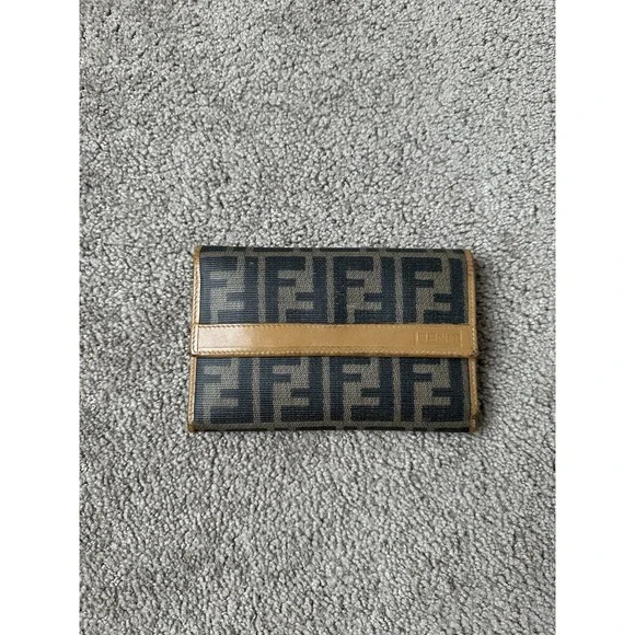 Vintage Womens Wallet 1990s Fendi Roma Streetwear Luxury, Made In Italy - Picture 1 of 16